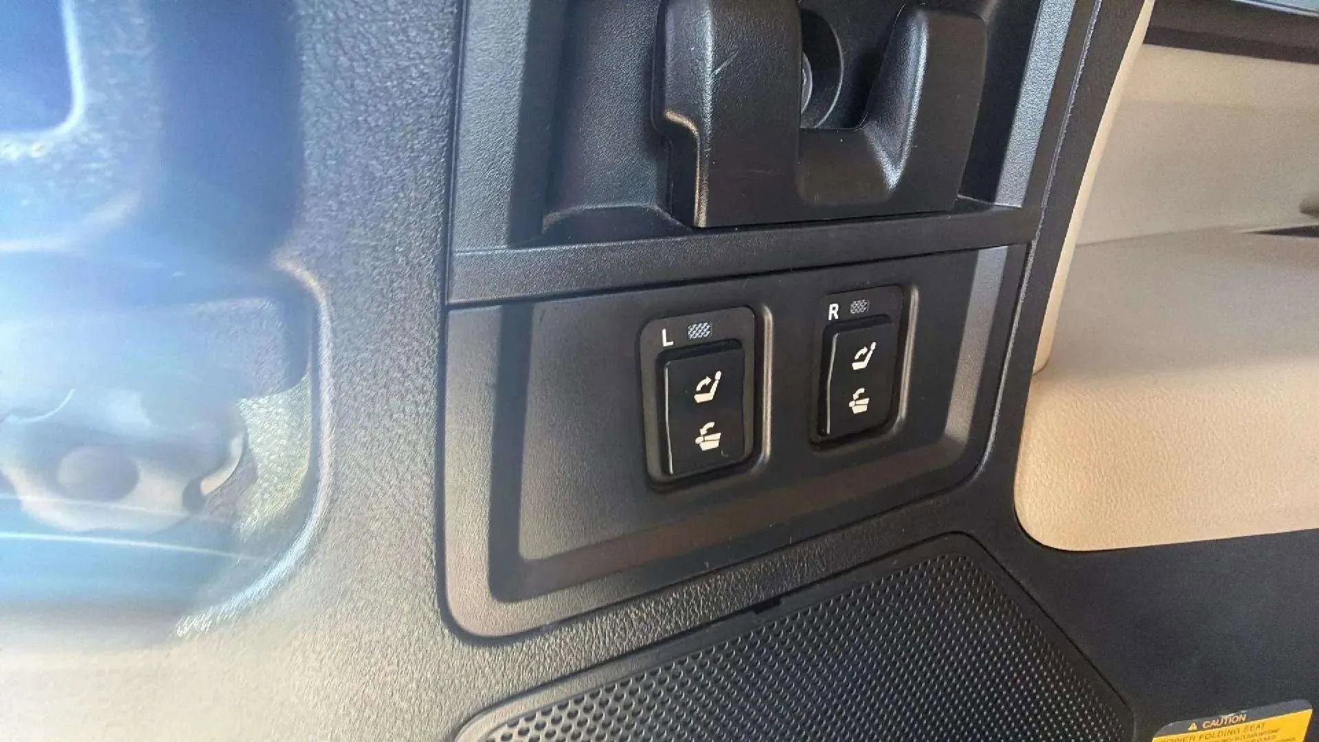 Used 2016 Toyota Sequoia Platinum image 24