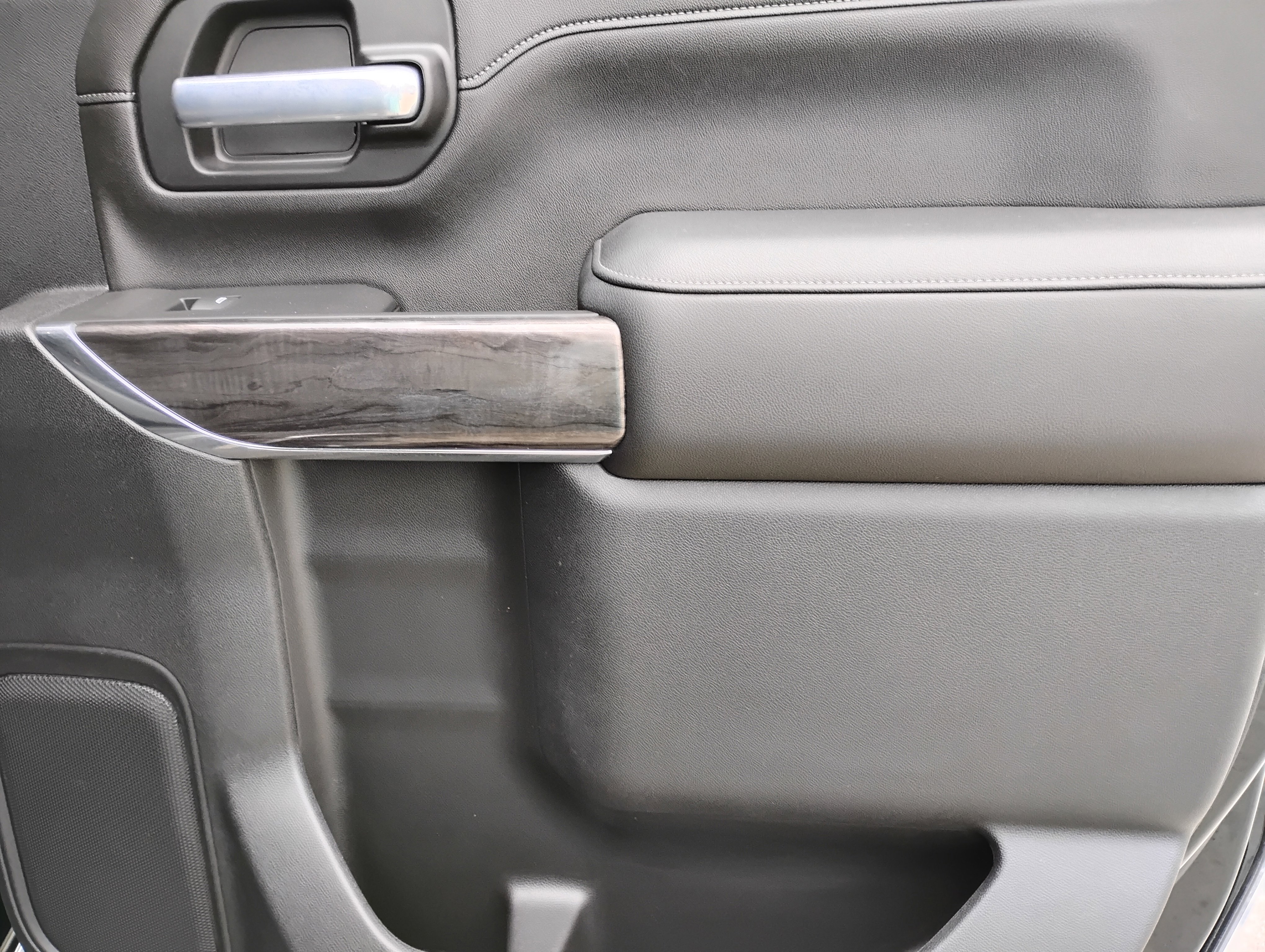 Used 2021 Chevrolet Silverado 3500 LTZ w/ LTZ Plus Package image 21