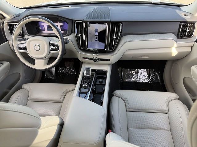 Used 2023 Volvo XC60 B5 Ultimate w/ Climate Package FWD image 16