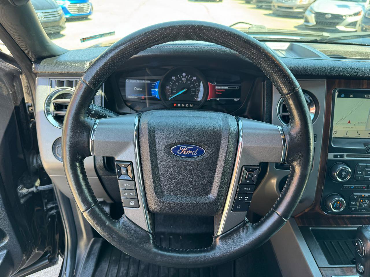 Used 2016 Ford Expedition Platinum image 32