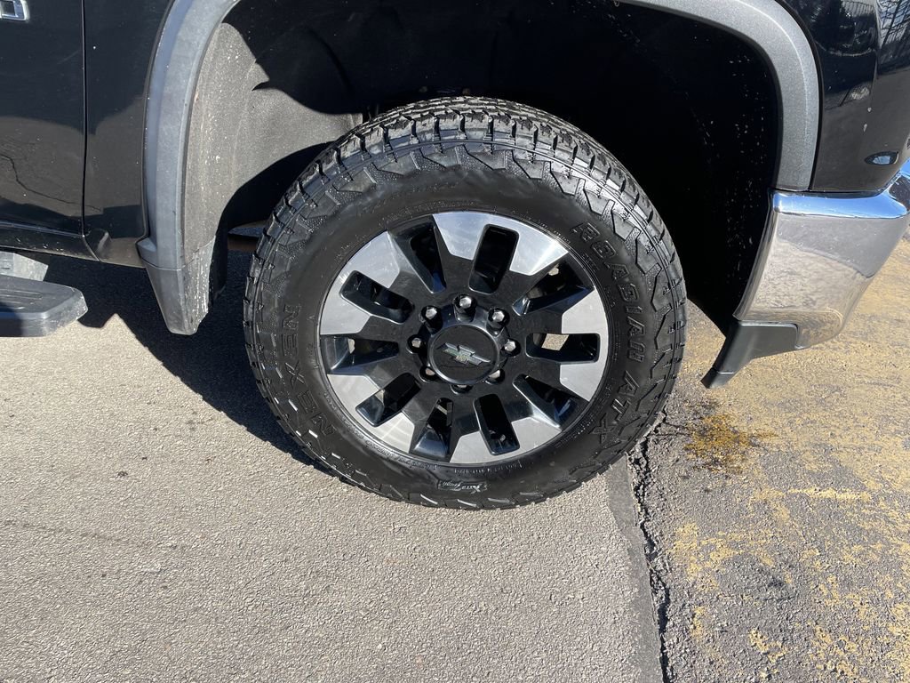 Used 2020 Chevrolet Silverado 2500 LT w/ All Star Edition image 11