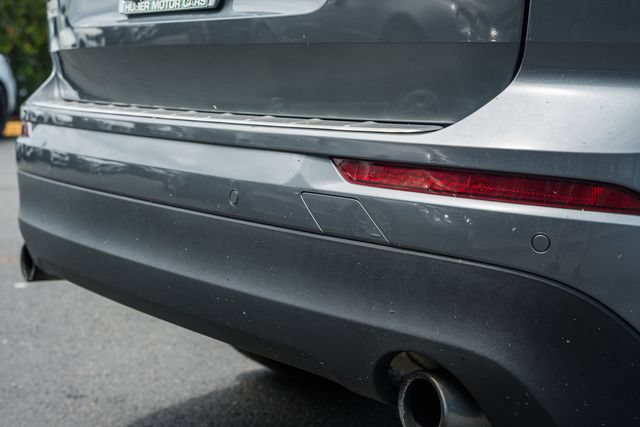 Used 2020 Volvo XC60 T6 Momentum w/ Protection Package Premier AWD/4WD image 9