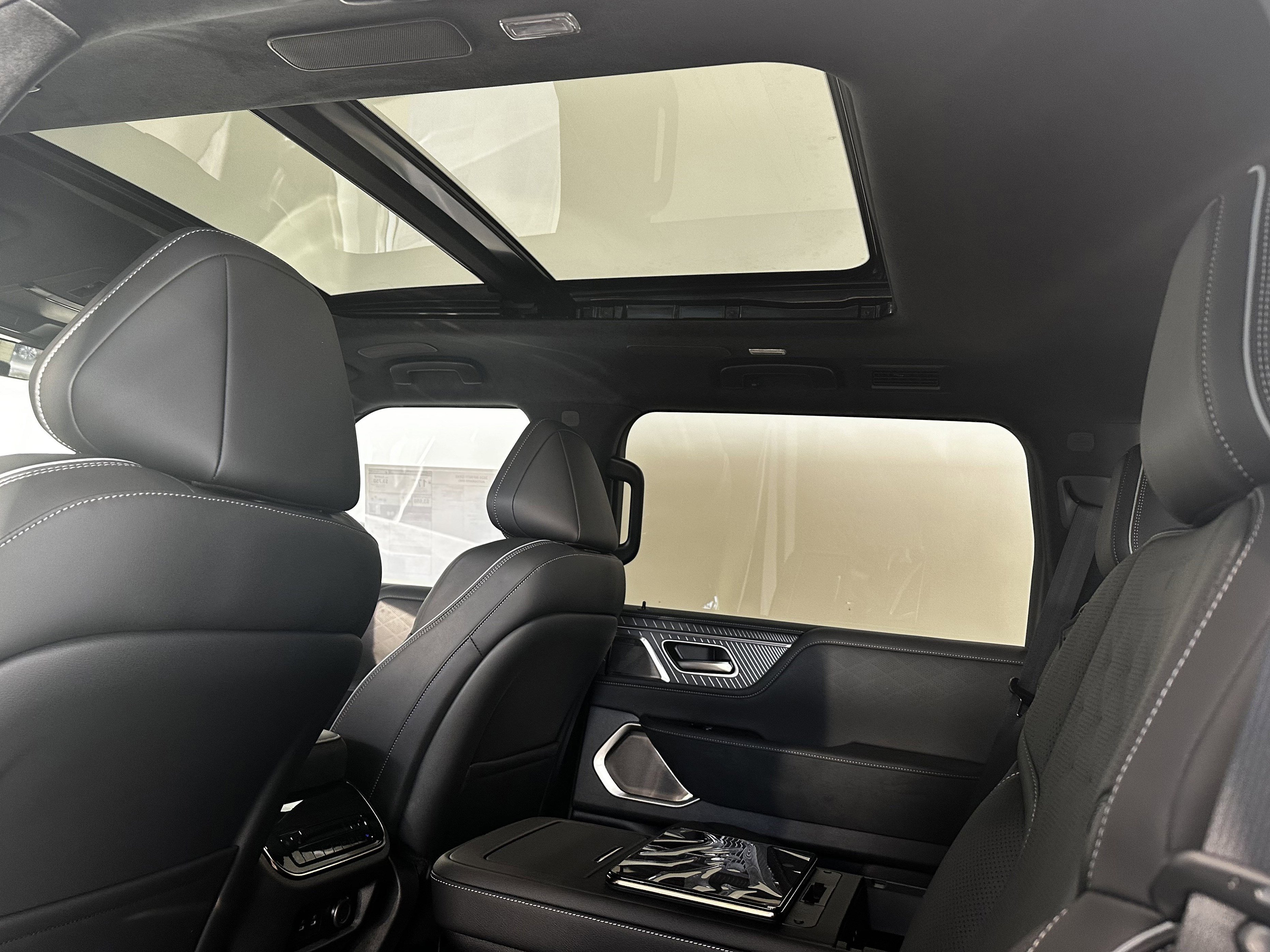 New 2026 INFINITI QX80 Autograph w/ Premium Cargo Package image 9