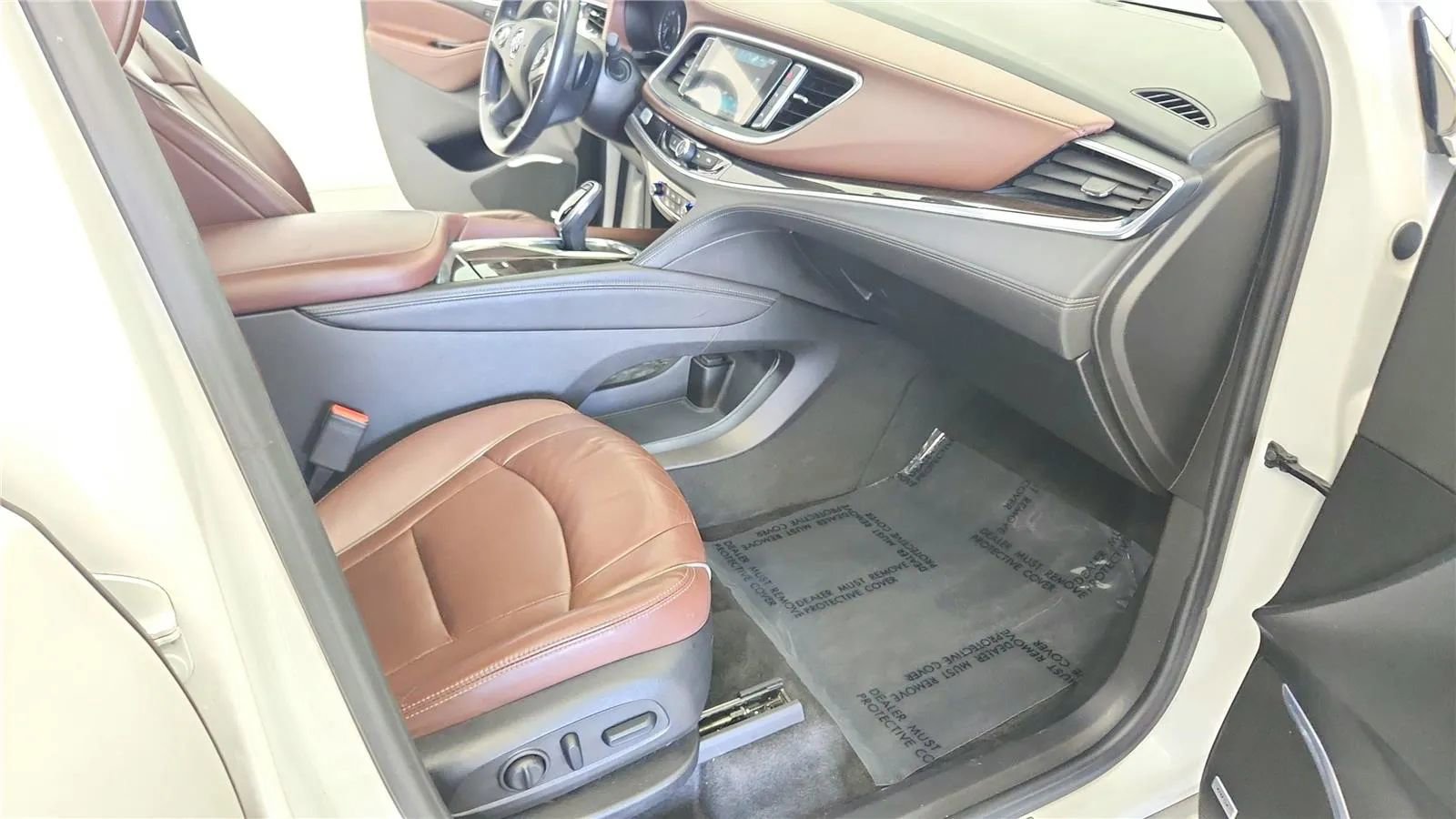 Used 2018 Buick Enclave Avenir w/ Avenir Technology Package image 37