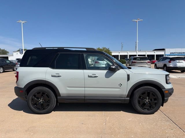 Used 2021 Ford Bronco Sport Outer Banks w/ Outer Banks Package AWD/4WD image 2
