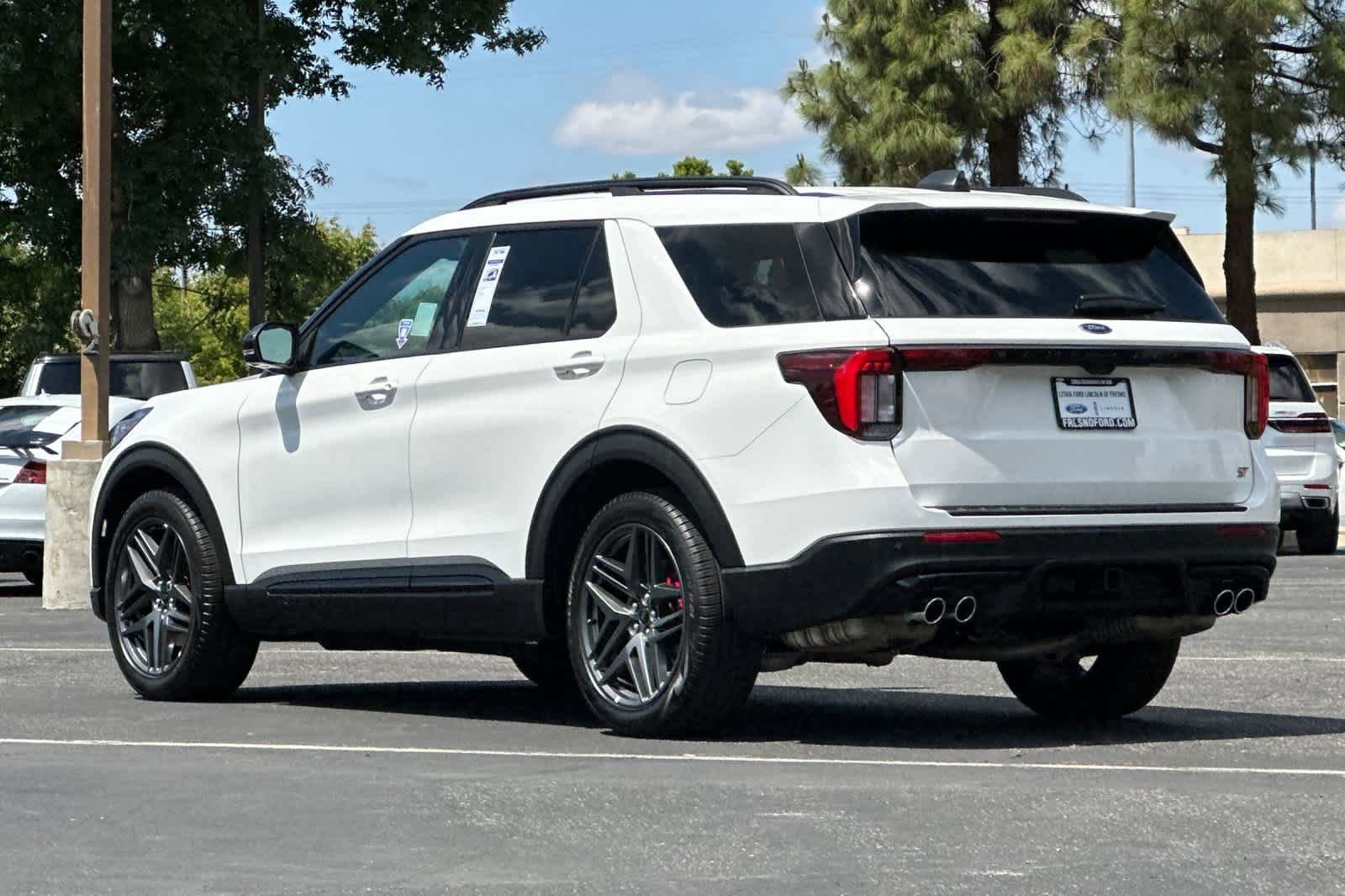 Certified 2025 Ford Explorer ST AWD/4WD image 7