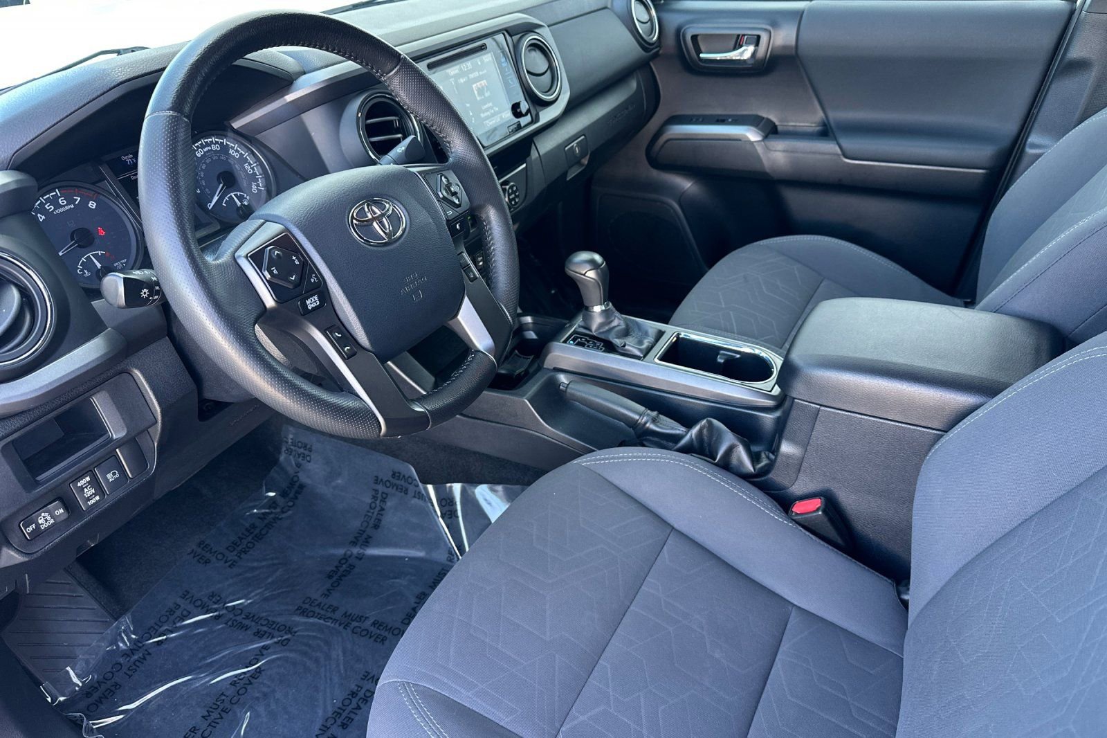 Used 2019 Toyota Tacoma TRD Sport w/ Technology Package image 9