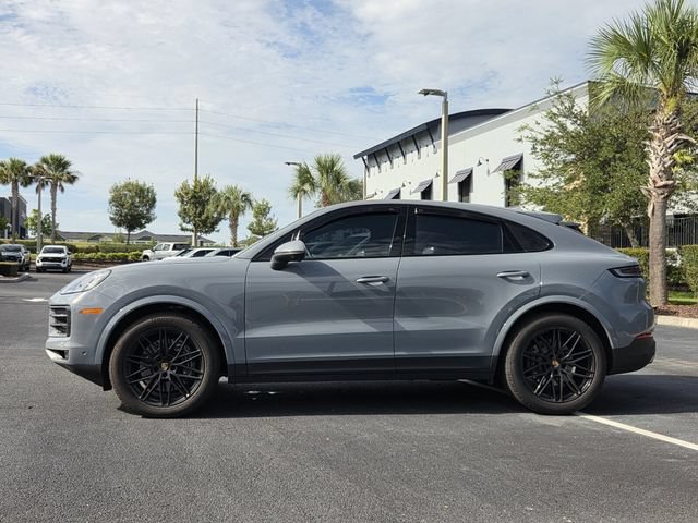 Used 2024 Porsche Cayenne Coupe AWD/4WD image 3