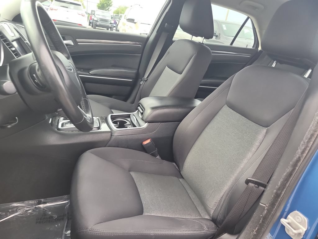 Certified 2021 Chrysler 300 Touring RWD image 19