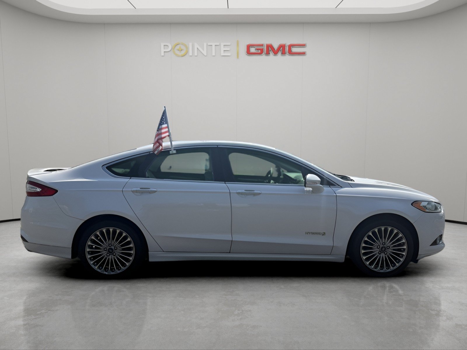 Used 2014 Ford Fusion Titanium FWD image 2