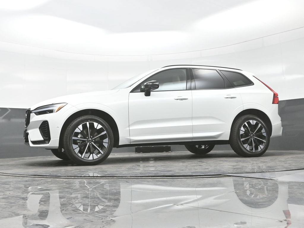 New 2026 Volvo XC60 B5 Plus w/ Climate Package AWD/4WD image 24