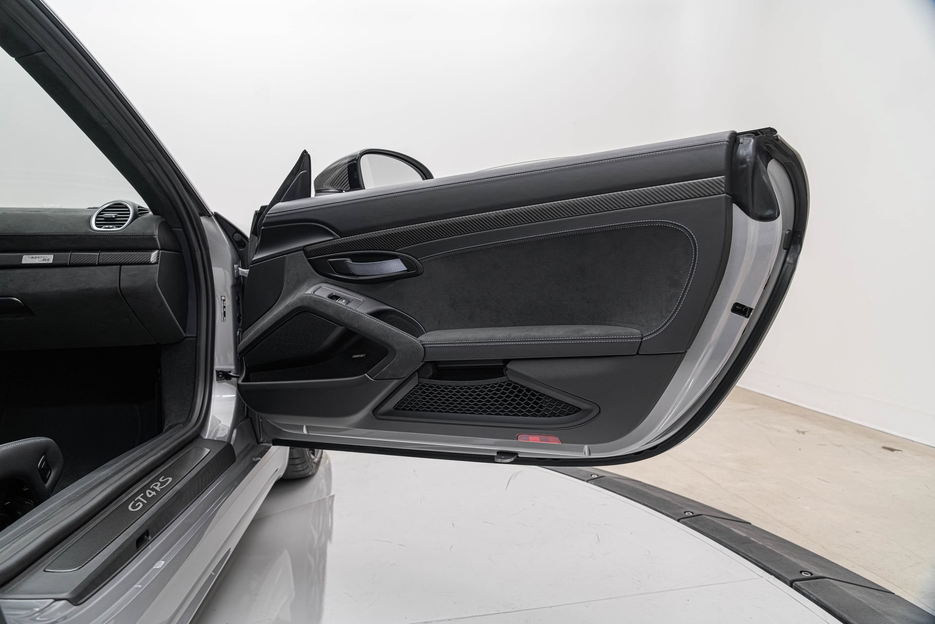 Used 2023 Porsche 718 Cayman GT4 RS RWD image 31