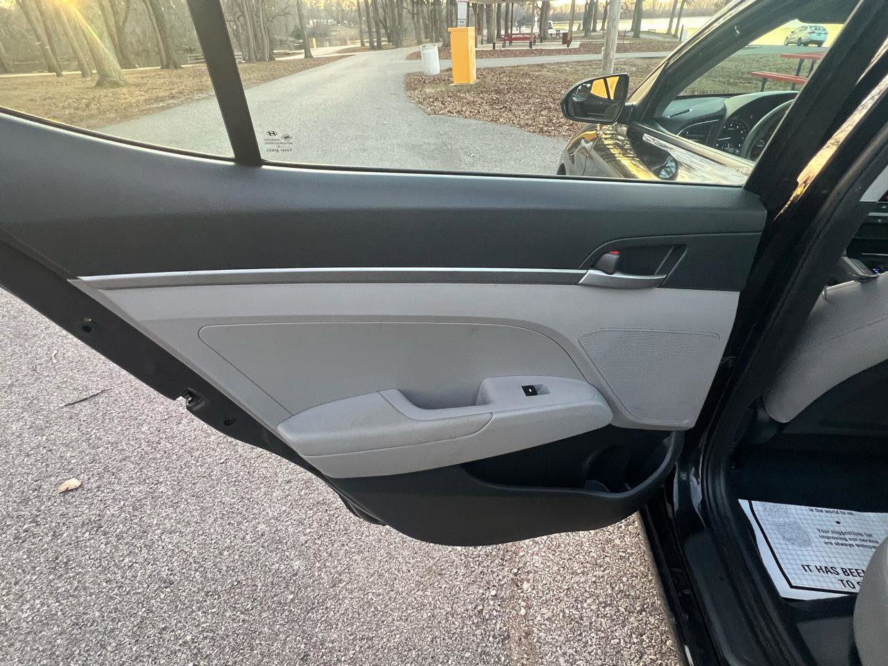 Used 2018 Hyundai Elantra SE image 15