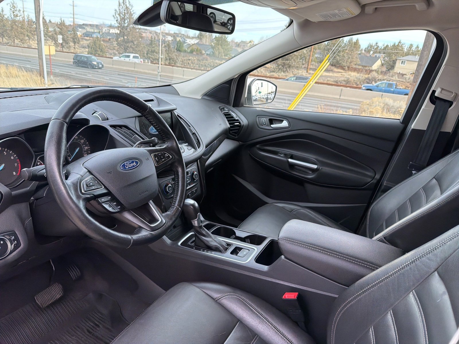 Used 2017 Ford Escape Titanium image 9