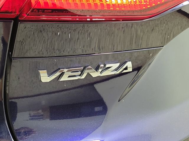 Used 2024 Toyota Venza XLE AWD/4WD image 9