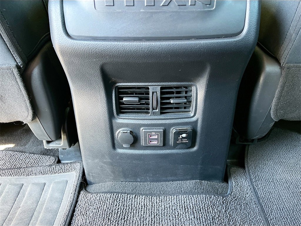 Used 2019 Nissan Titan SV w/ SV Convenience Package image 26