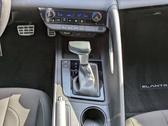 Used 2025 Hyundai Elantra Sport image 18