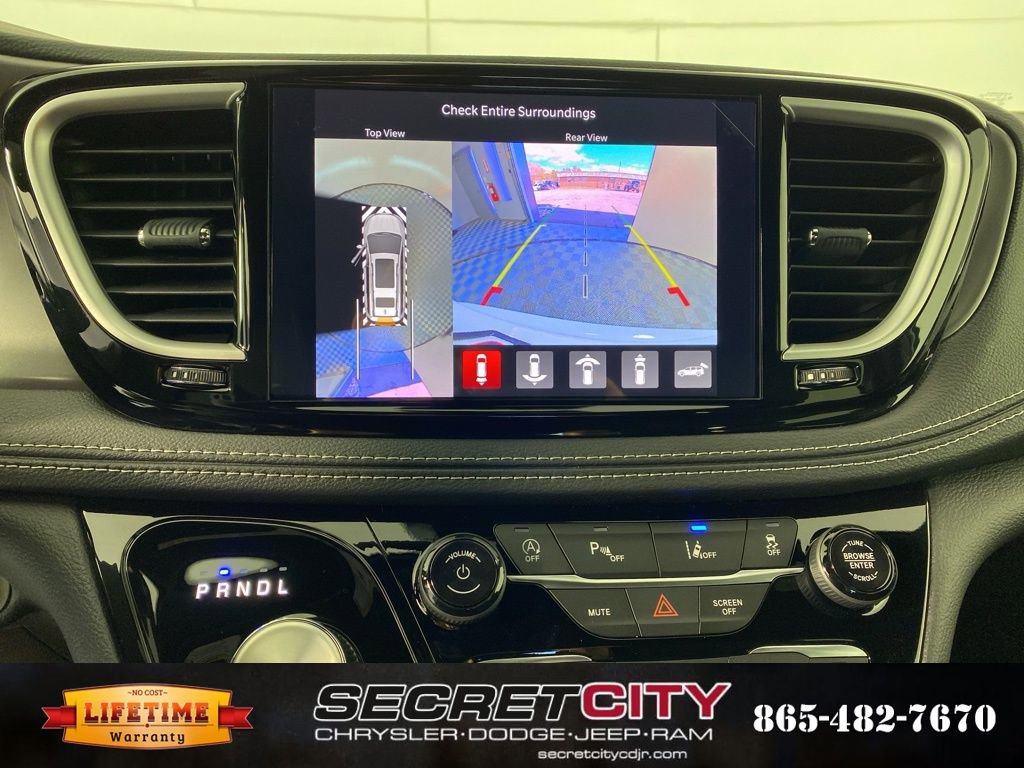 New 2026 Chrysler Pacifica Select image 24