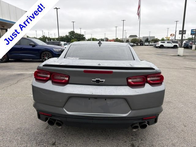 Used 2020 Chevrolet Camaro LT RWD image 4