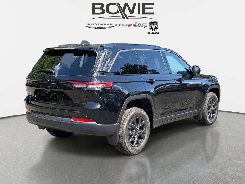 New 2027 Jeep Grand Cherokee Altitude AWD/4WD image 2