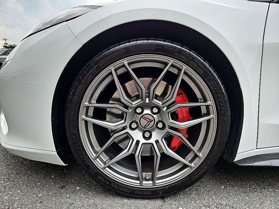 Used 2024 Chevrolet Corvette Z06 RWD image 8