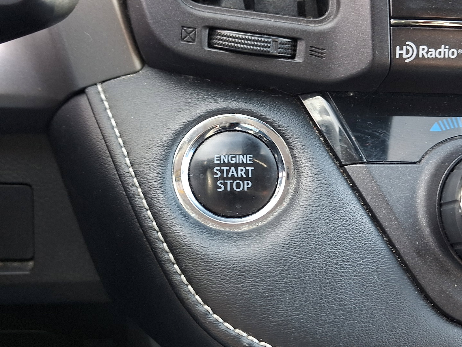 Used 2018 Toyota RAV4 XLE image 24