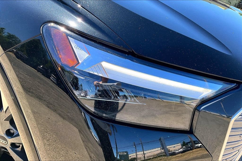 Used 2022 Audi Q4 e-tron Premium Plus AWD/4WD image 27