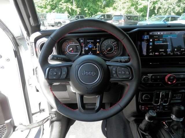 Used 2024 Jeep Gladiator Rubicon w/ Technology Group AWD/4WD image 19