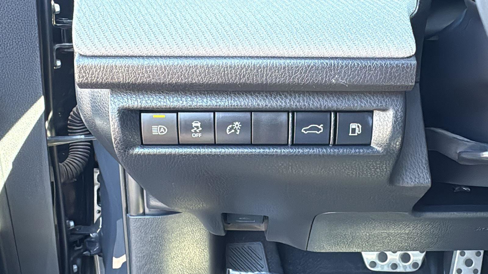 Certified 2025 Toyota Camry SE w/ Convenience Package image 12