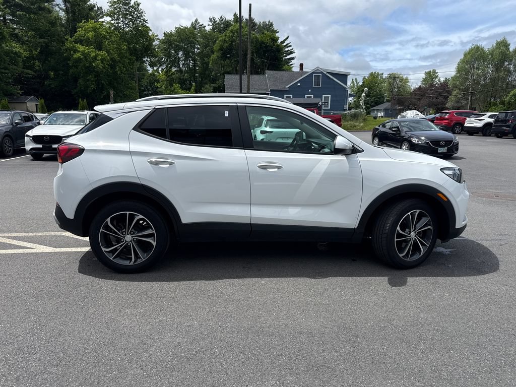 Used 2022 Buick Encore GX Select AWD/4WD image 9