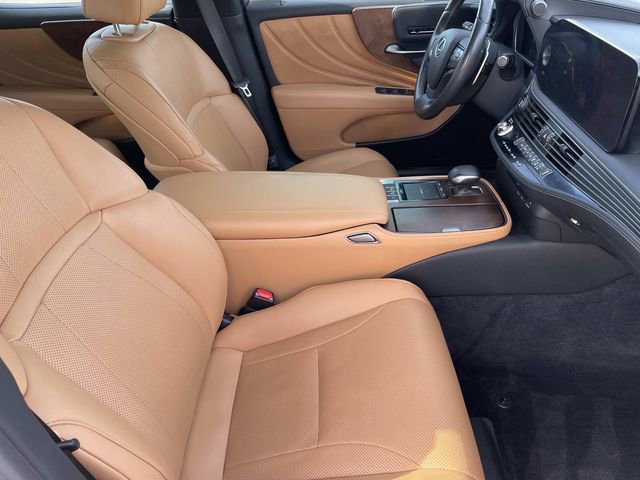 Used 2021 Lexus LS 500 w/ Accessory Package (Z2) image 36