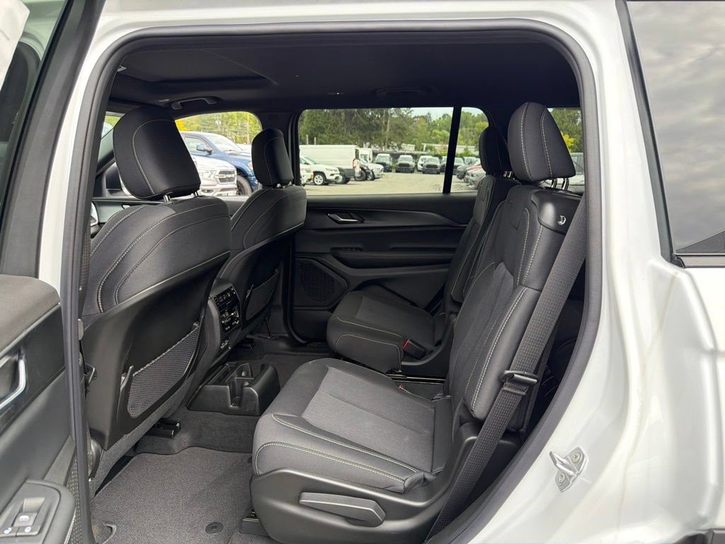 New 2026 Jeep Grand Cherokee L 4WD image 17