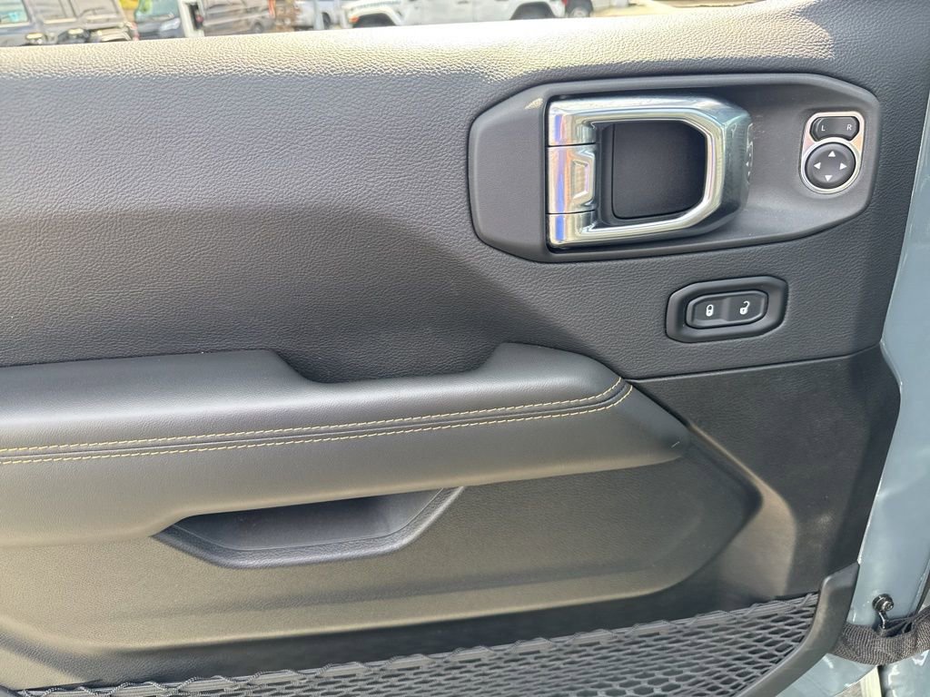 Certified 2025 Jeep Wrangler Unlimited Sahara w/ Safety Group image 14