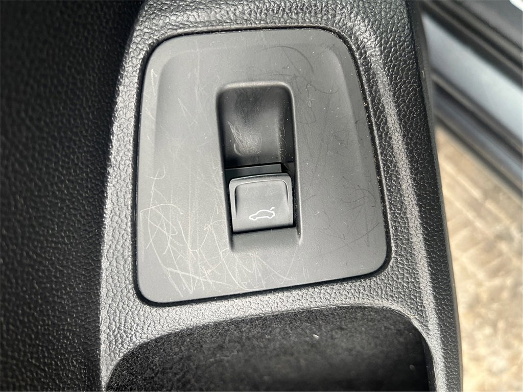 Used 2024 Volkswagen Tiguan SE R-Line image 38