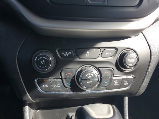 Used 2016 Jeep Cherokee Limited image 24