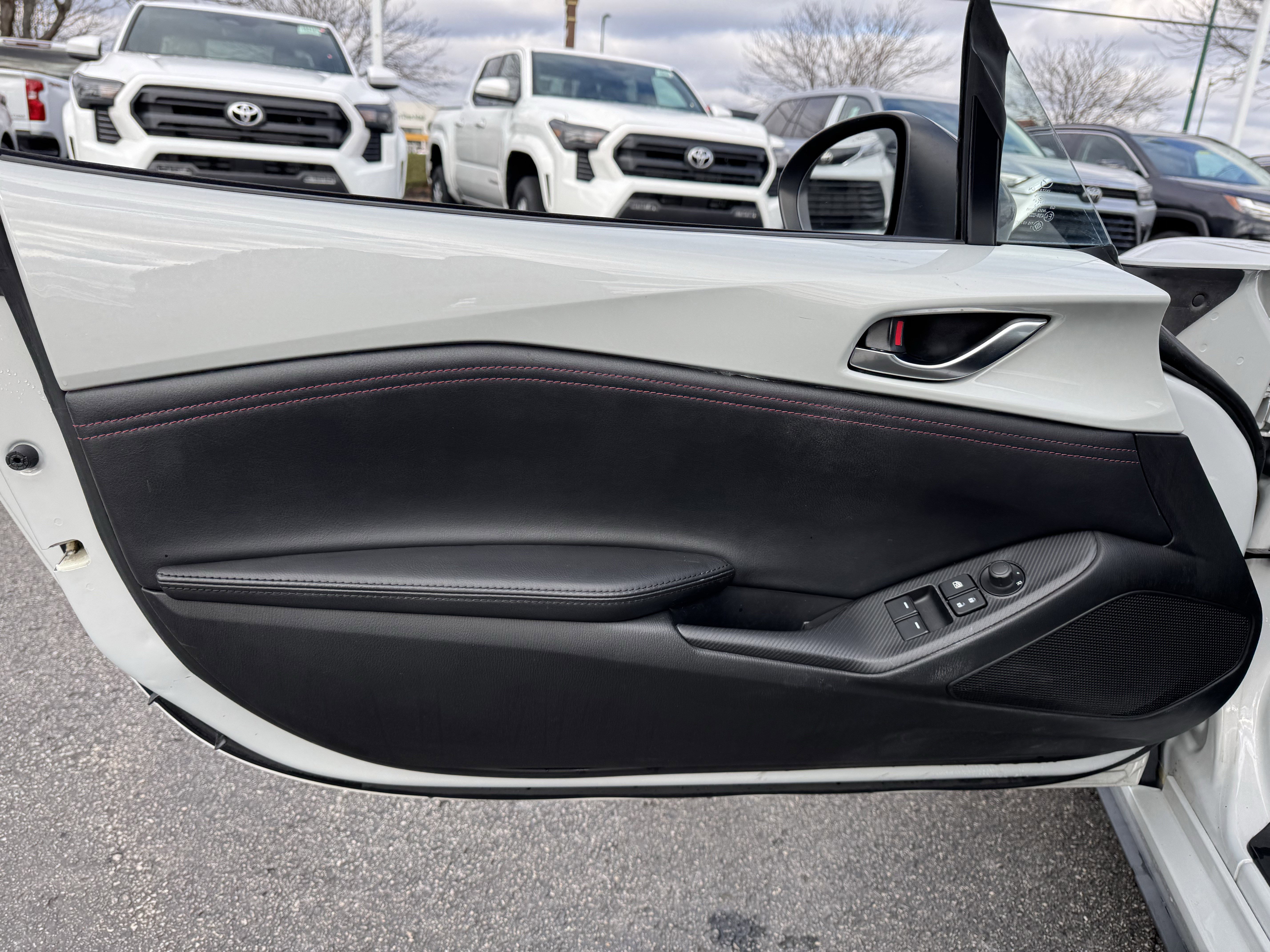 Used 2017 MAZDA MX-5 Miata RF Club image 22