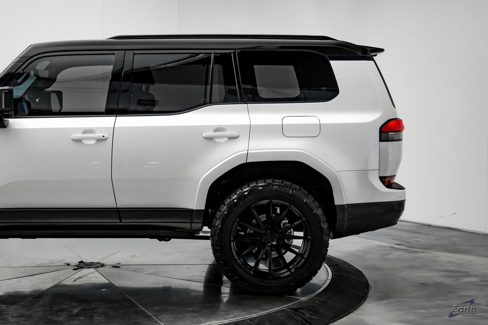 Used 2025 Lexus GX 550 550 Luxury+ 22 VOSSEN WHEELS w/ Accessory Package (2T) image 9