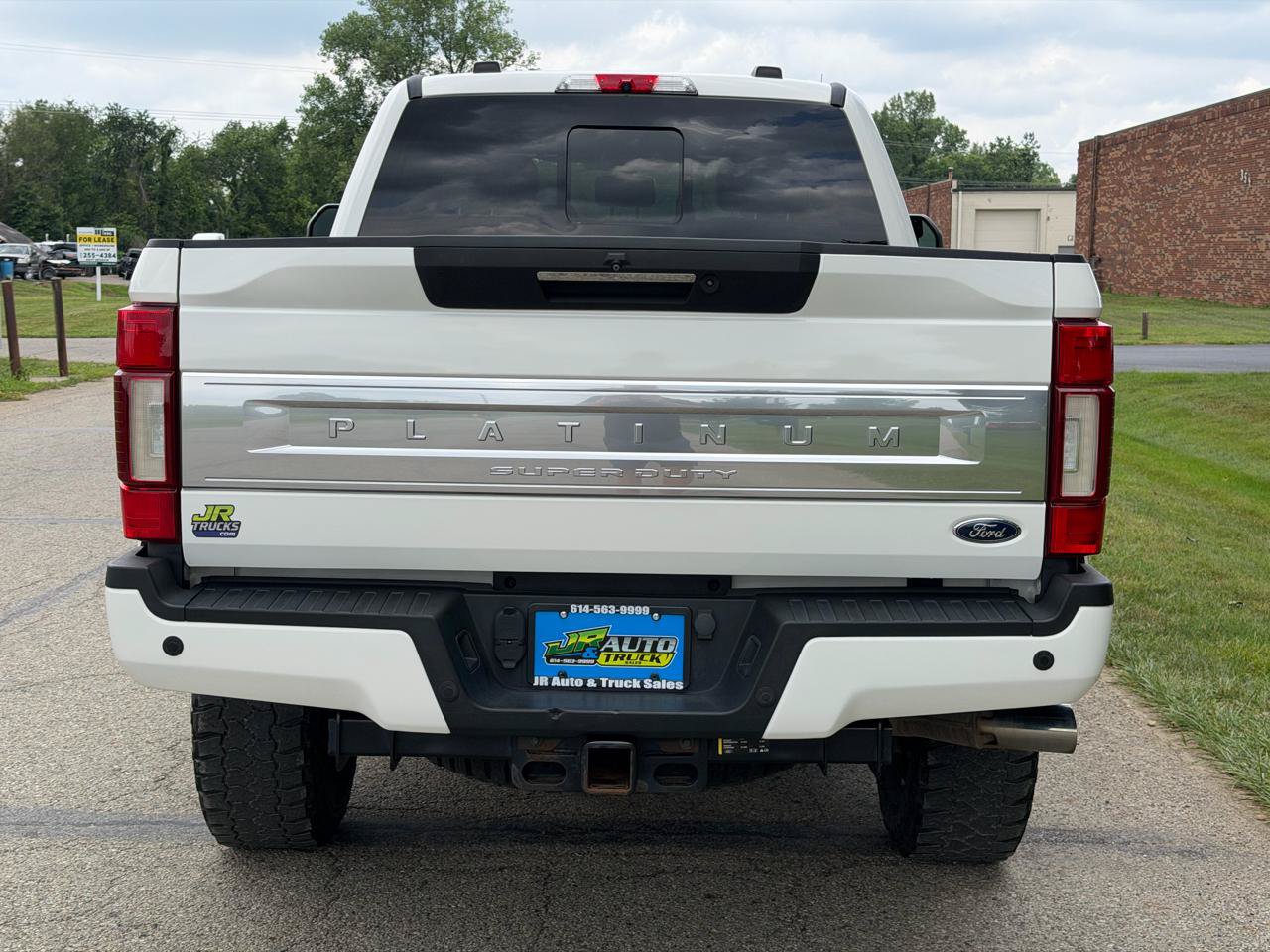 Used 2020 Ford F350 Platinum w/ Tremor Off-Road Package AWD/4WD image 5