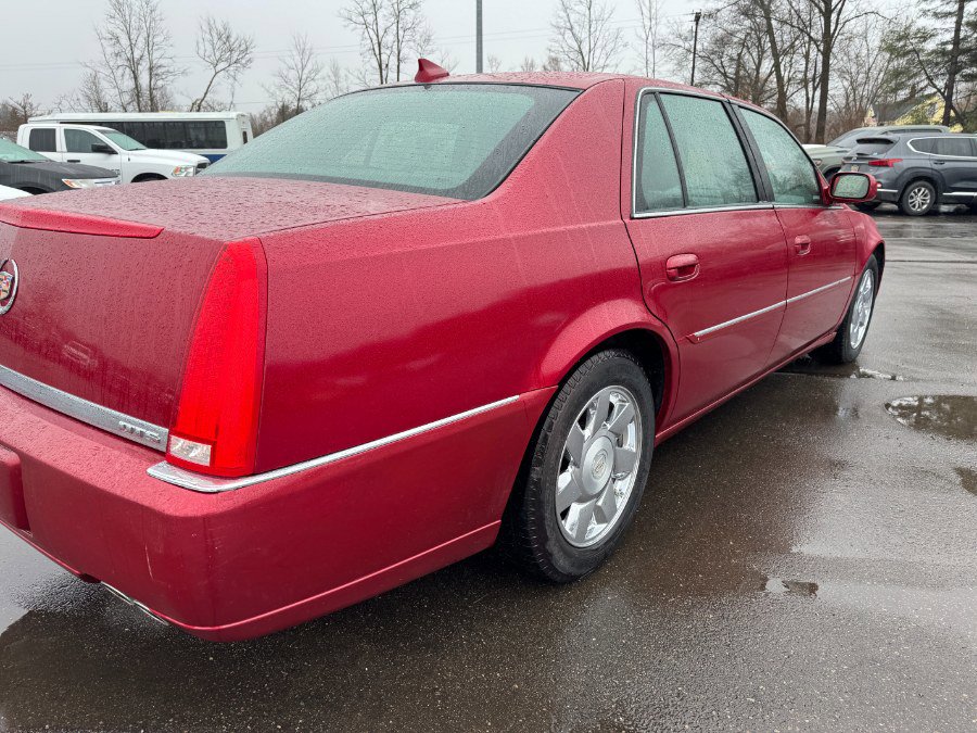 Used 2011 Cadillac DTS 4dr Sdn Base FWD image 11