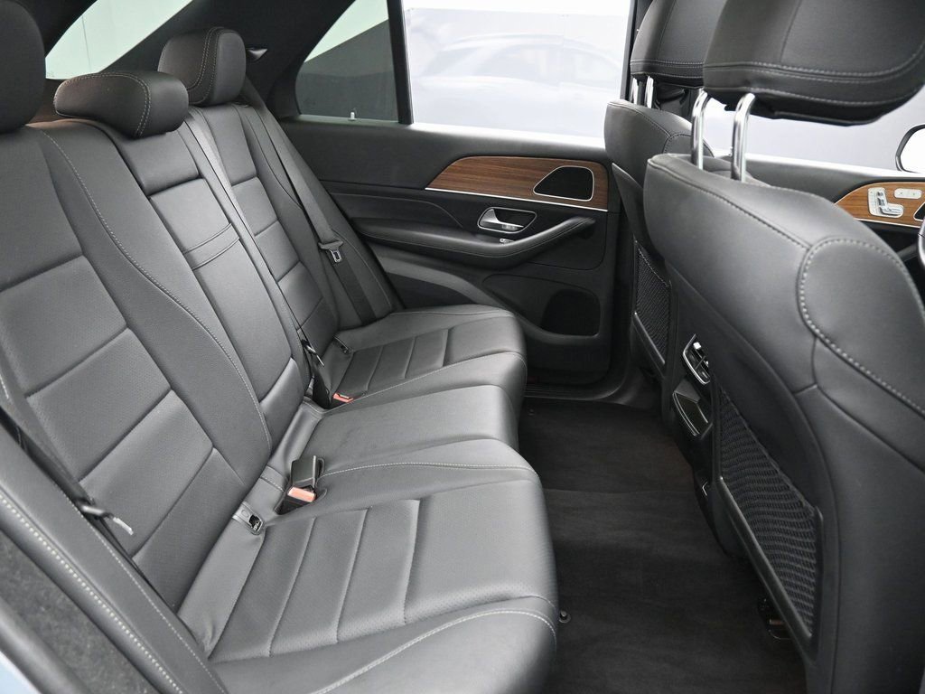 Used 2025 Mercedes-Benz GLE 450e GLE 450e w/ Winter Package image 37