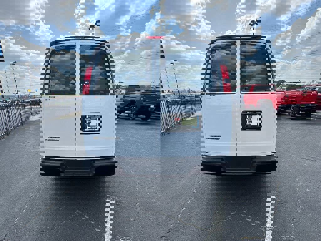 New 2026 Chevrolet Express 2500 image 7