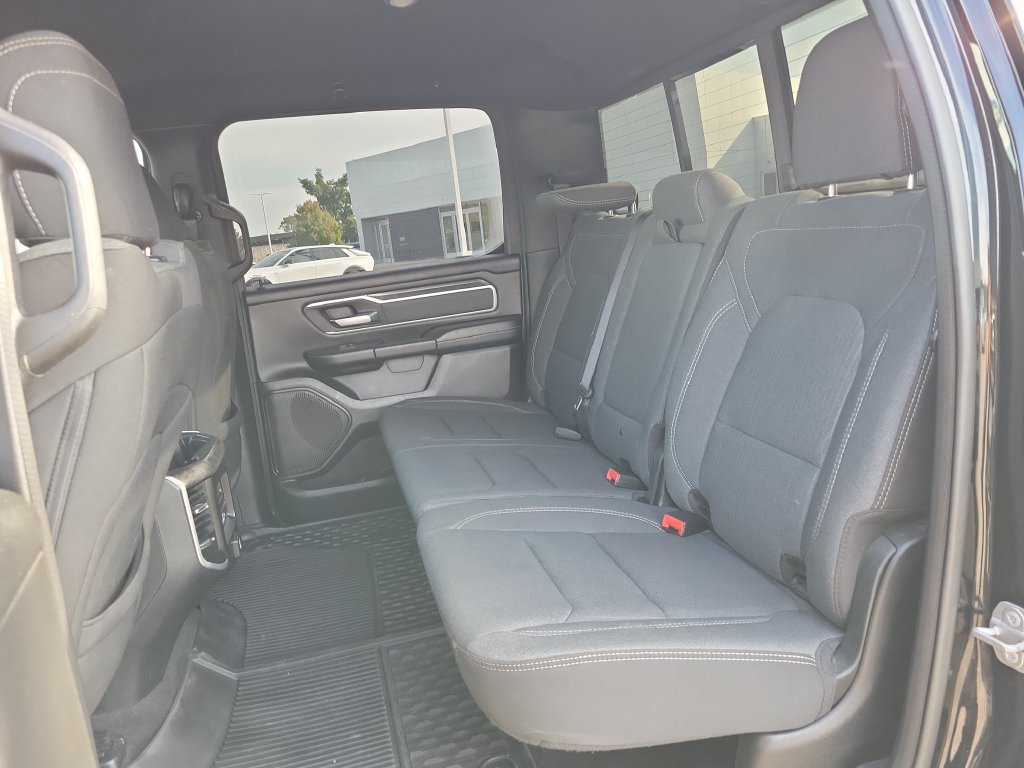 Used 2022 RAM 1500 Big Horn AWD/4WD image 32
