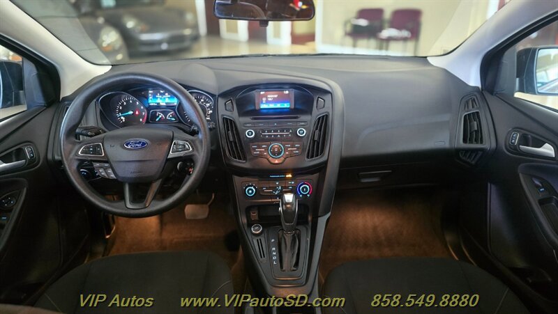 Used 2015 Ford Focus SE FWD image 17
