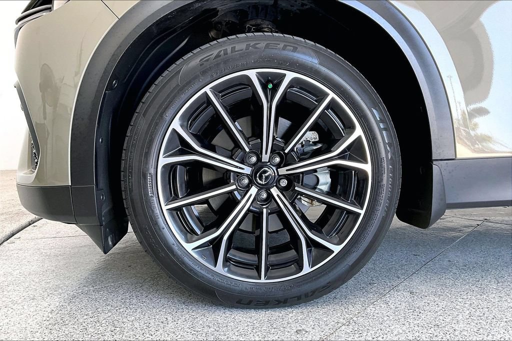 Used 2025 MAZDA CX-70 Plug-In Hybrid w/ Premium Pkg AWD/4WD image 10