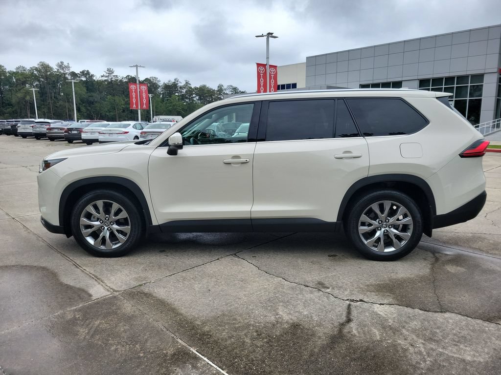 Certified 2024 Toyota Grand Highlander AWD image 2