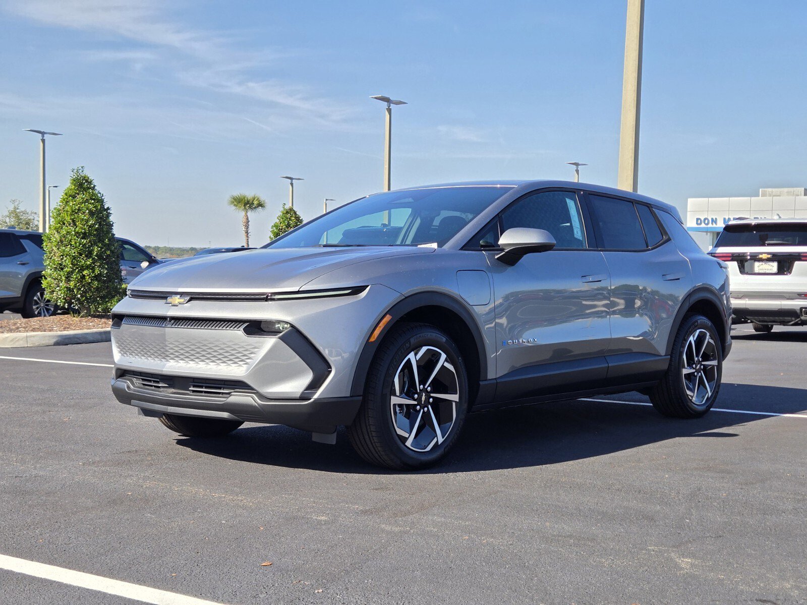 New 2026 Chevrolet Equinox EV LT w/ Comfort Package image 2
