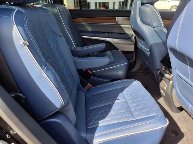 New 2026 Cadillac Vistiq Premium Luxury image 22