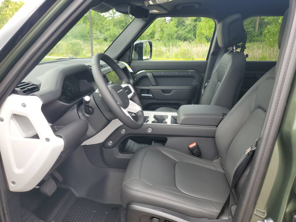 New 2026 Land Rover Defender 110 X-Dynamic SE AWD/4WD image 11