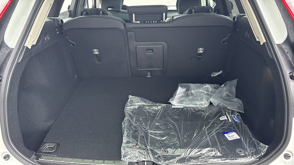 New 2026 Volvo XC60 B5 Plus AWD/4WD image 30