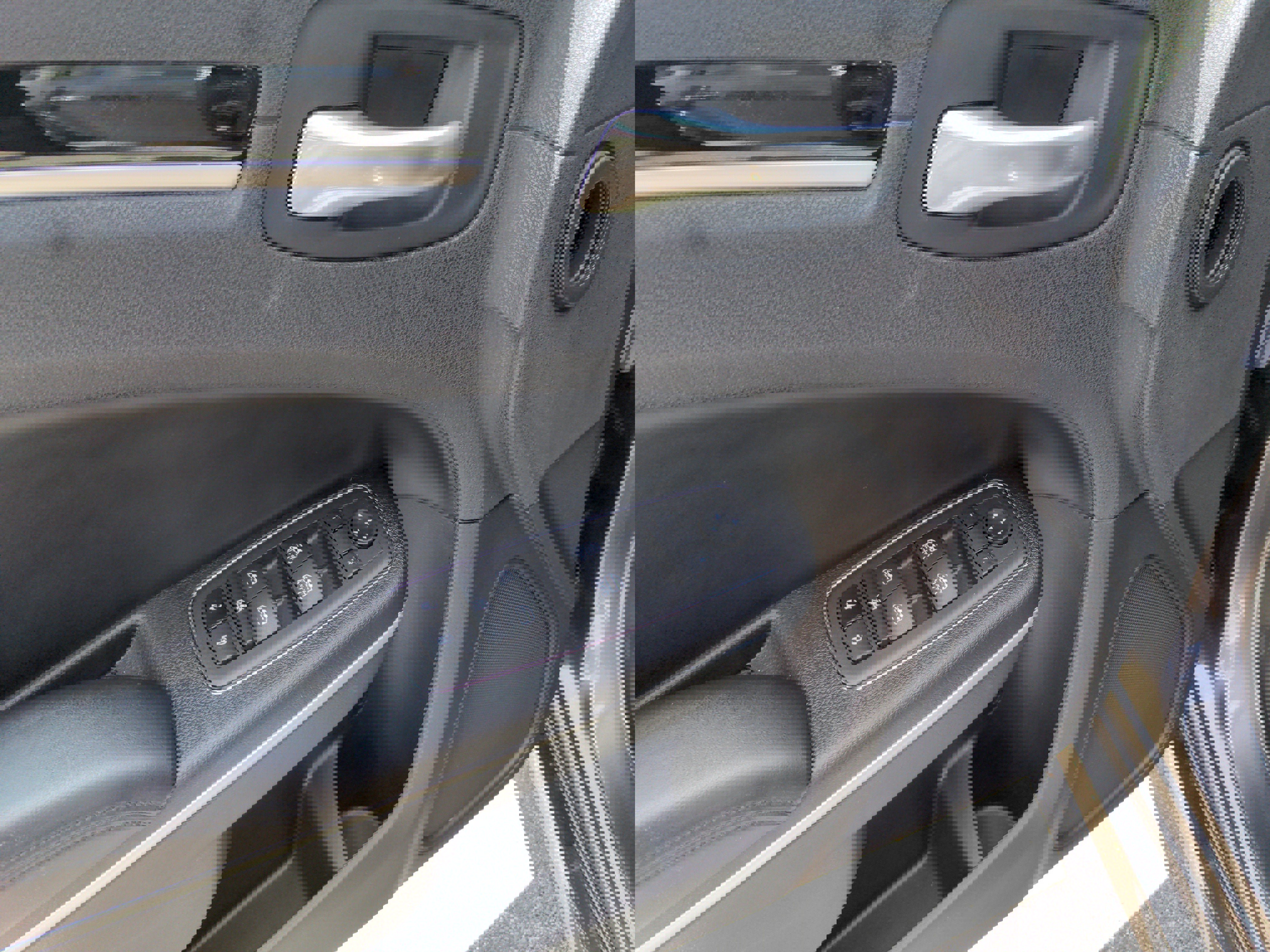 New 2023 Chrysler 300 Touring L w/ Popular Equipment Group image 10